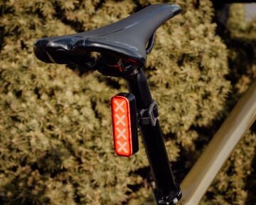 Briviga LW-R300 300 Lümen Usb-C Korna,Alarm ve Fren Sensörlü Kumandalı Bisiklet Arka Lamba