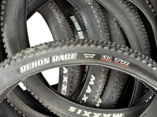 Maxxis 29x2.35 Rekon Race EXO Tubeless Katlanır Dış Lastik Siyah ETB00138400 Beyaz Logo